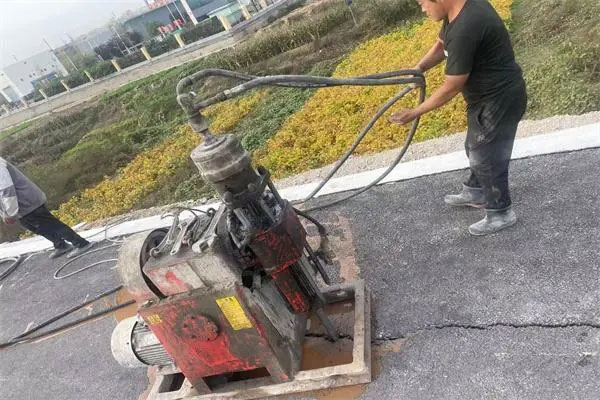 安泽马路面下沉注浆加固